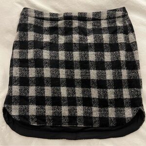 Madewell Black, Grey, and White Houndstooth Wool Mini Skirt Size 4